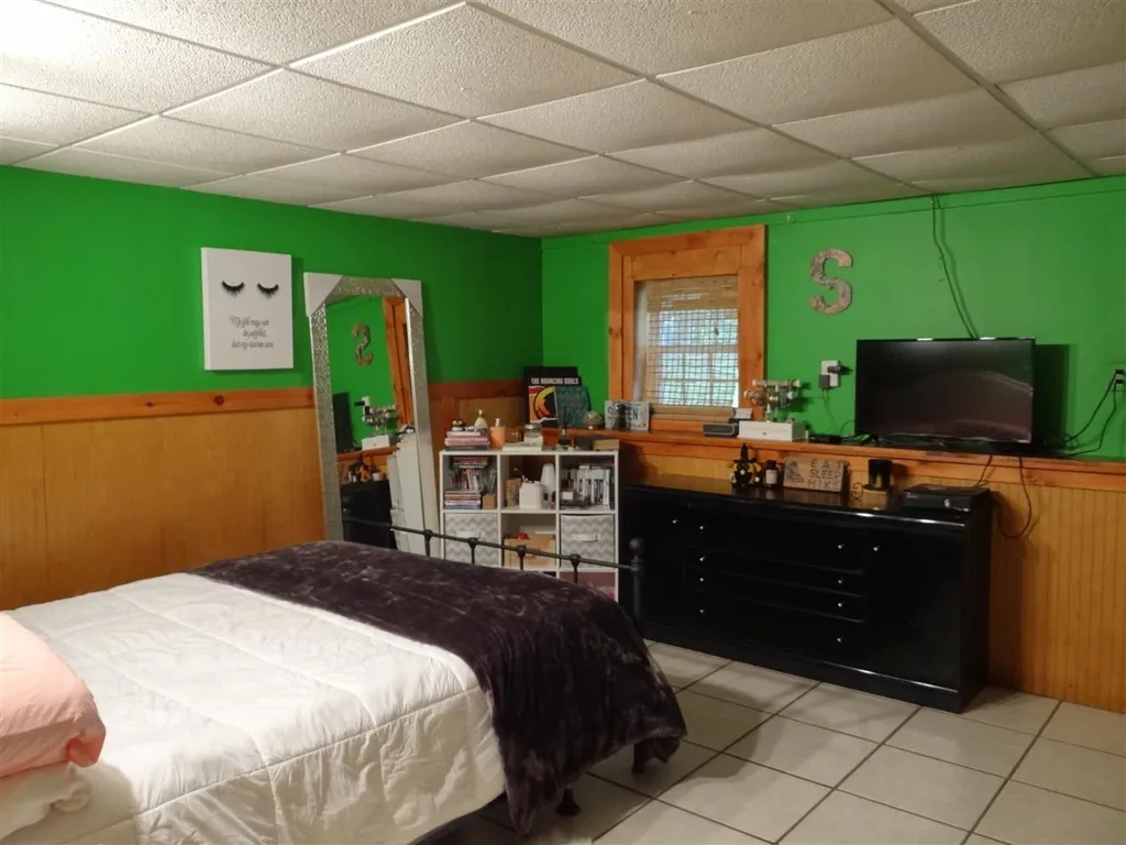 31 North Shore Road Sandown NH 03873