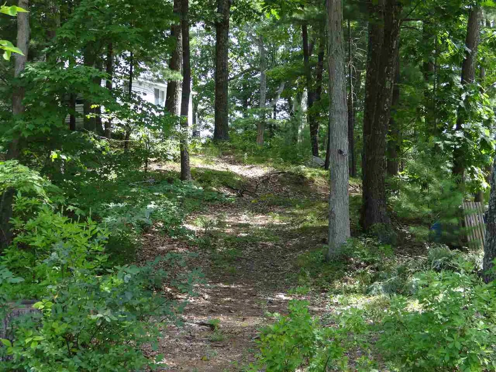 31 North Shore Road Sandown NH 03873