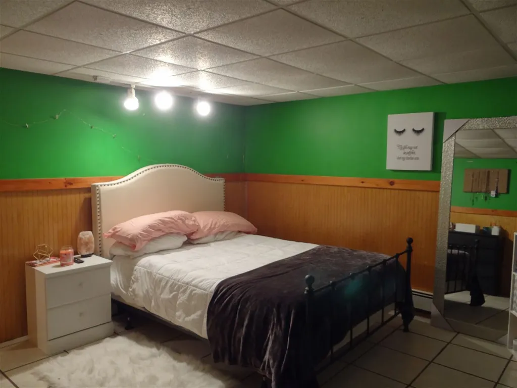 31 North Shore Road Sandown NH 03873