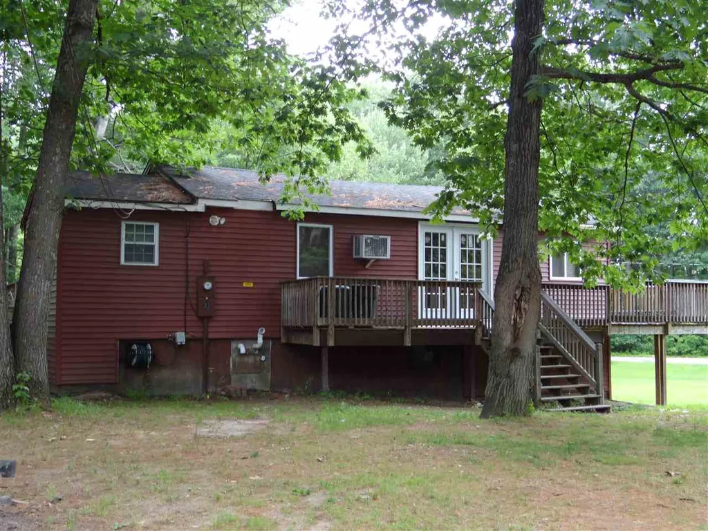 31 North Shore Road Sandown NH 03873