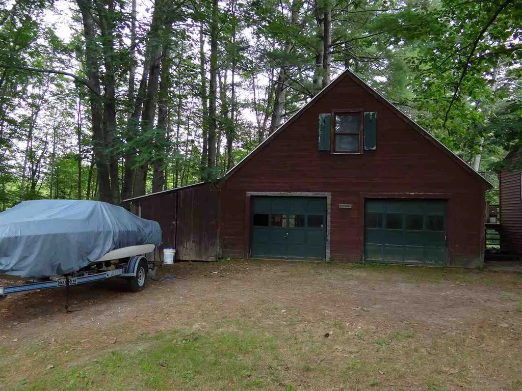 31 North Shore Road Sandown NH 03873