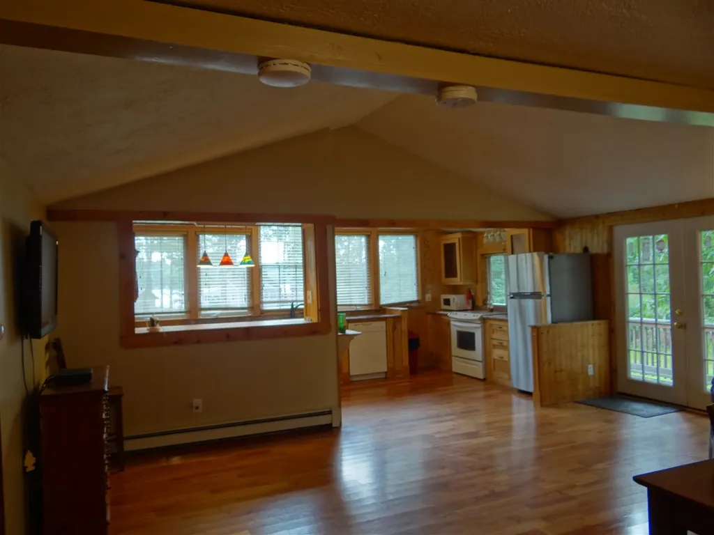 31 North Shore Road Sandown NH 03873