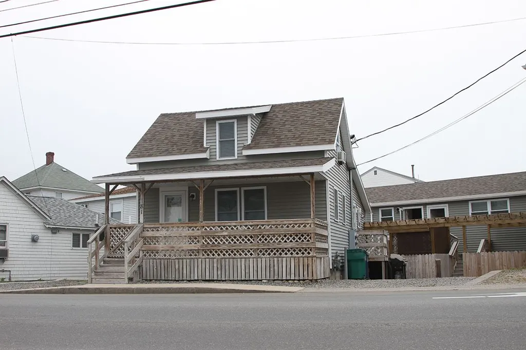 181 Ashworth Avenue Hampton NH 03842