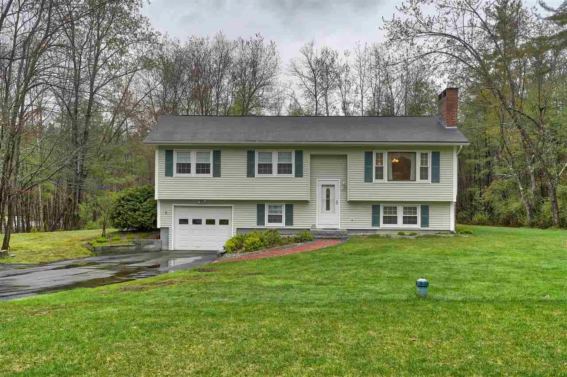 11 Teaberry Lane Bedford NH 03110
