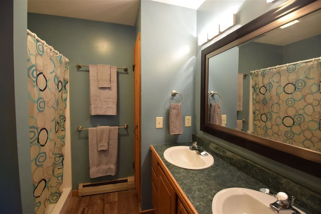 87 Craigy Lane Hinesburg VT 05461