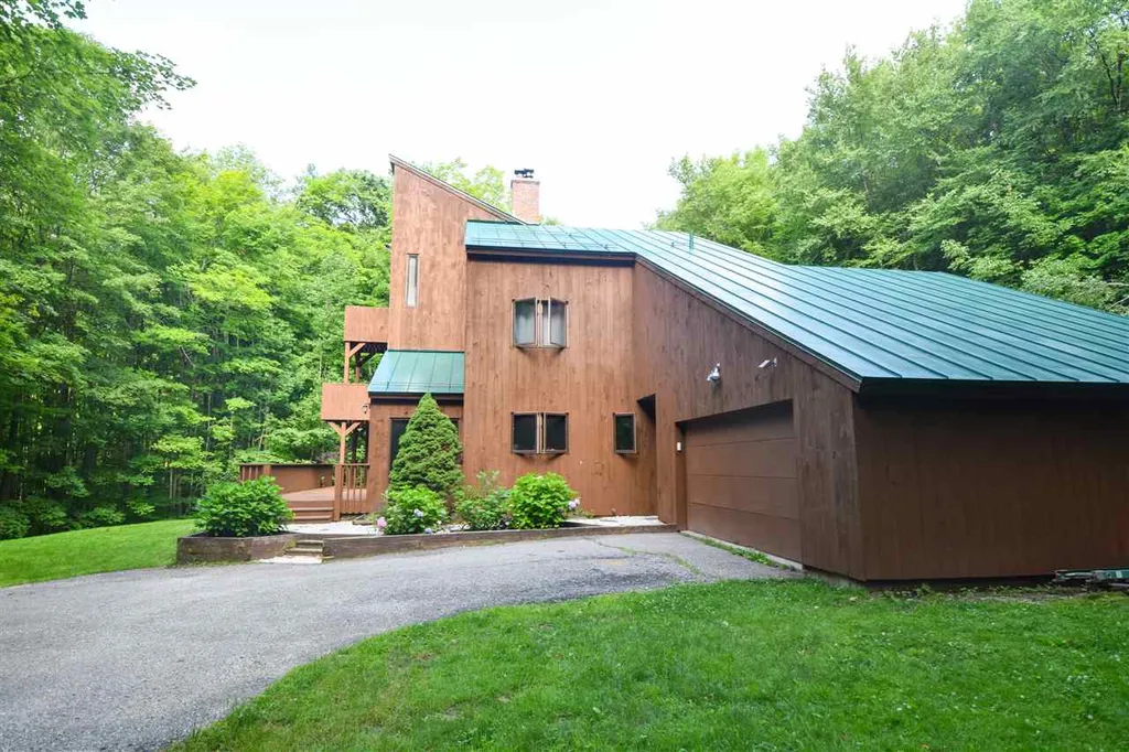 87 Craigy Lane Hinesburg VT 05461