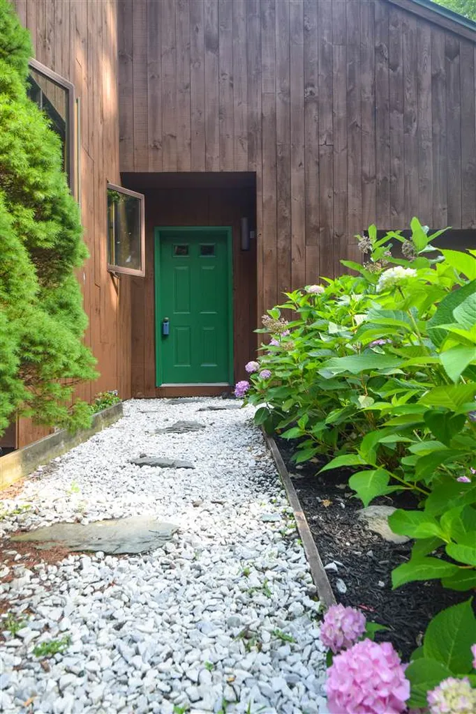 87 Craigy Lane Hinesburg VT 05461