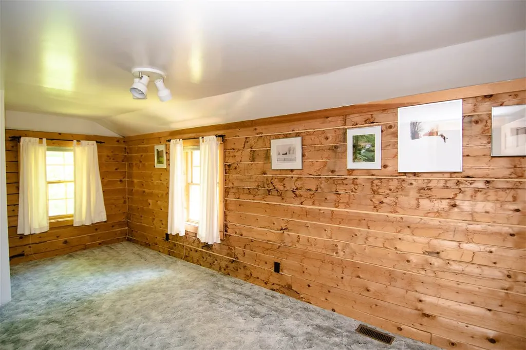 1641 West Hill Road Roxbury VT 05669