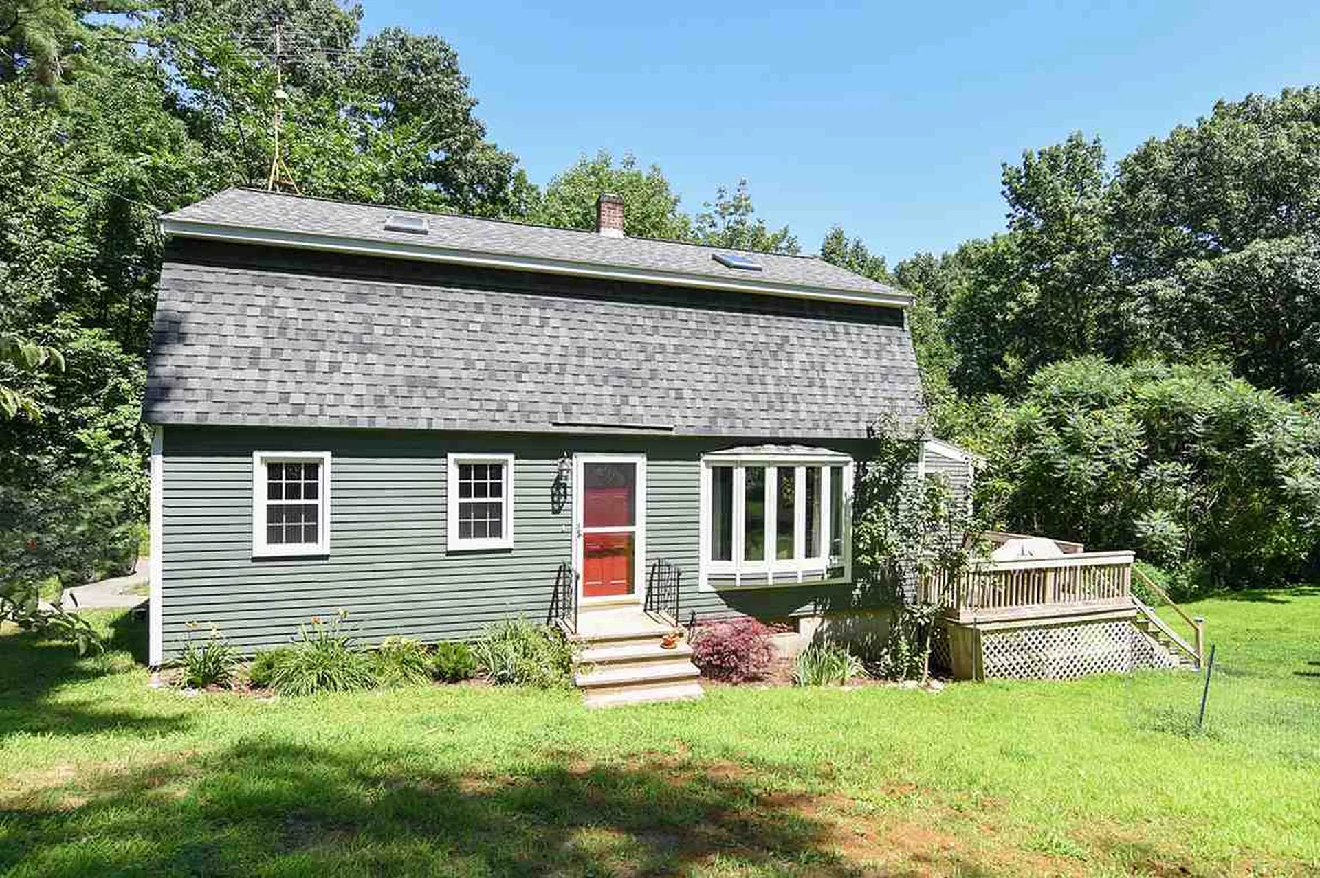 9 Bingham Circle Sandown NH 03873