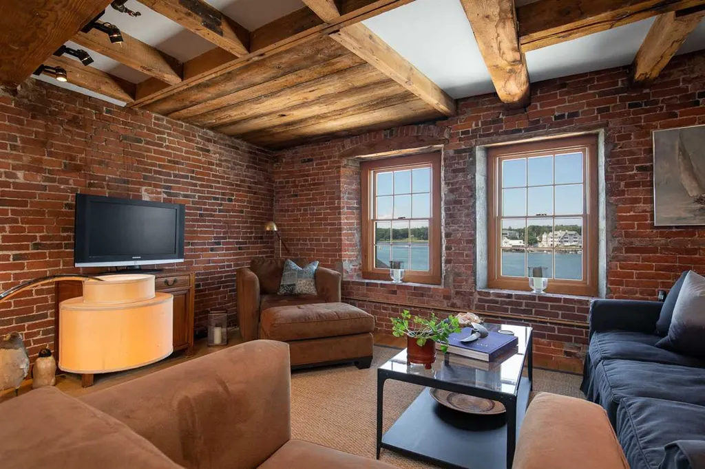 129 Market Street Portsmouth NH 03801