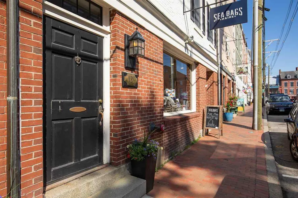 129 Market Street Portsmouth NH 03801