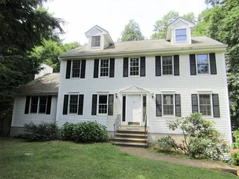 11 Drake Lane Derry NH 03038