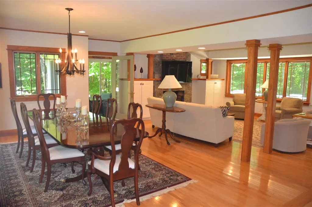12 Spruce Road Wolfeboro NH 03894