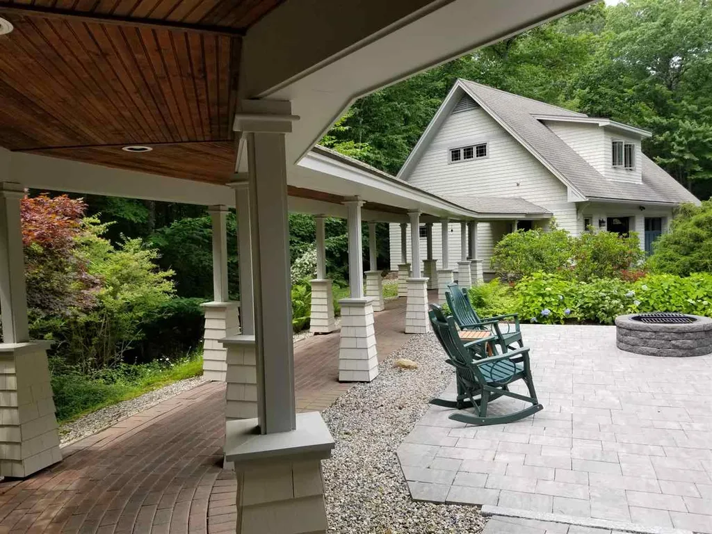 12 Spruce Road Wolfeboro NH 03894