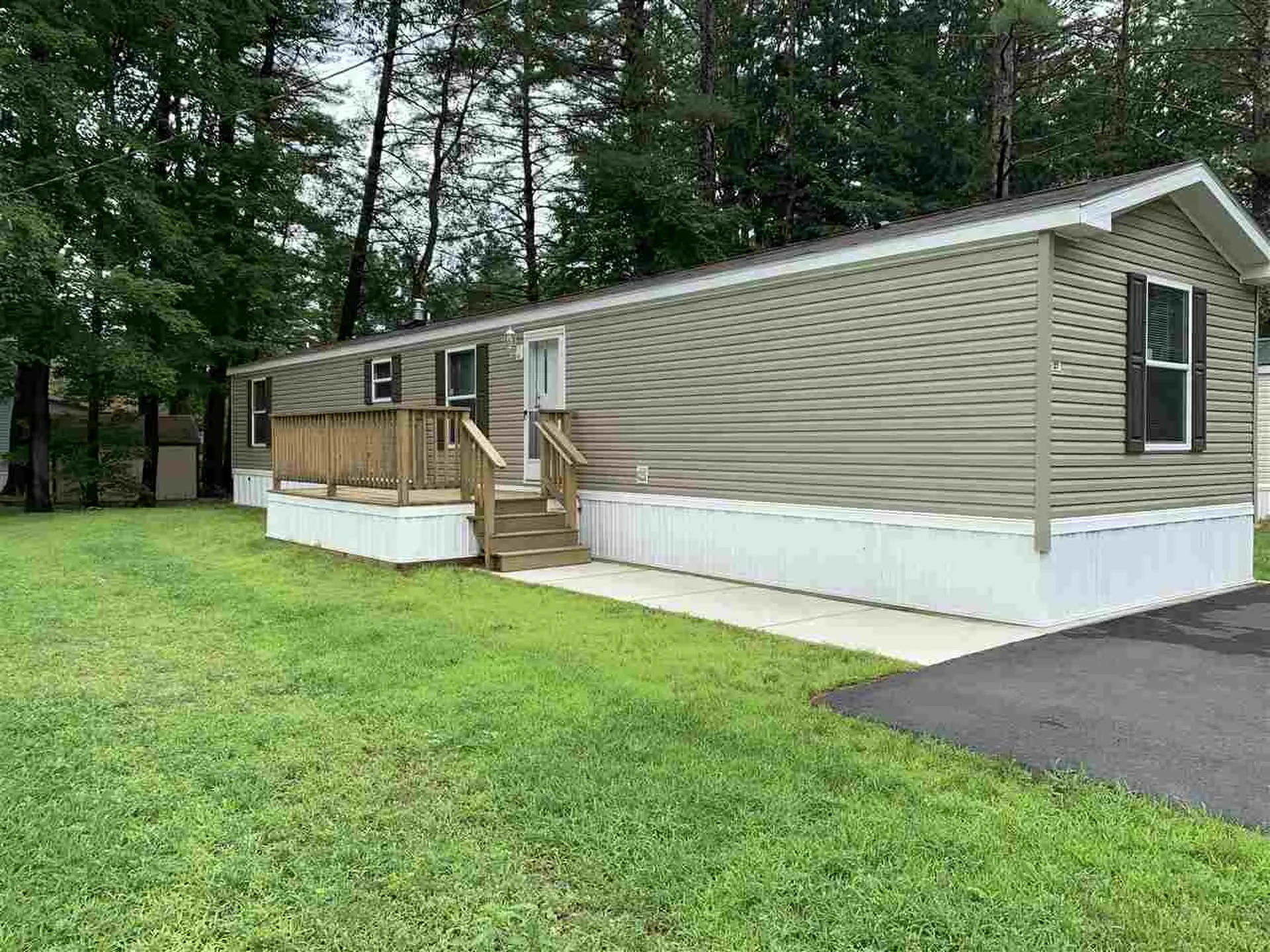 27 Blue Jay Court Keene NH 03431