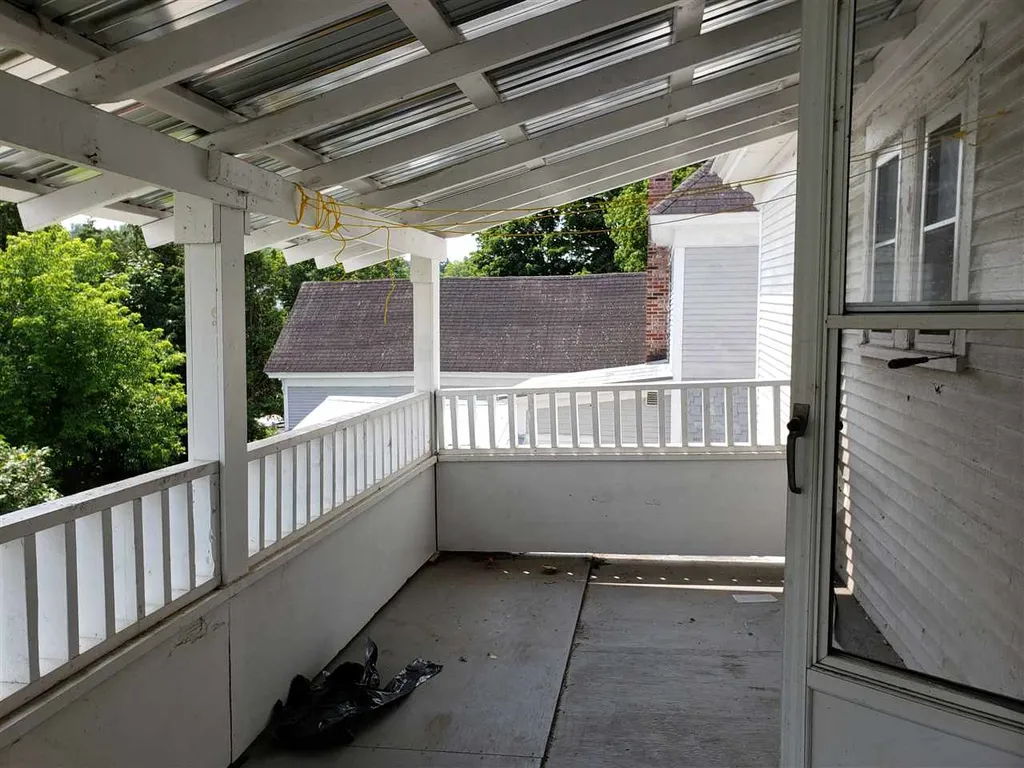 12 Maple Street Orleans VT 05860