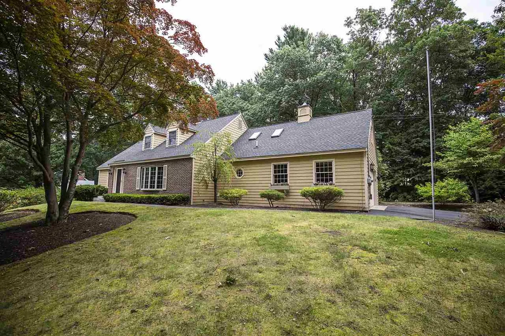 9 Samoset Drive Salem NH 03079