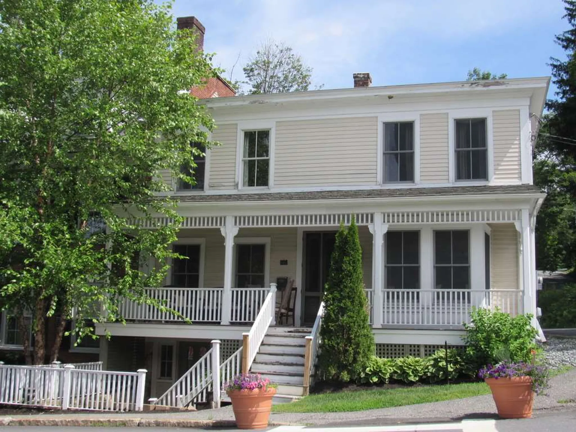 32 The Green Street Woodstock VT 05091
