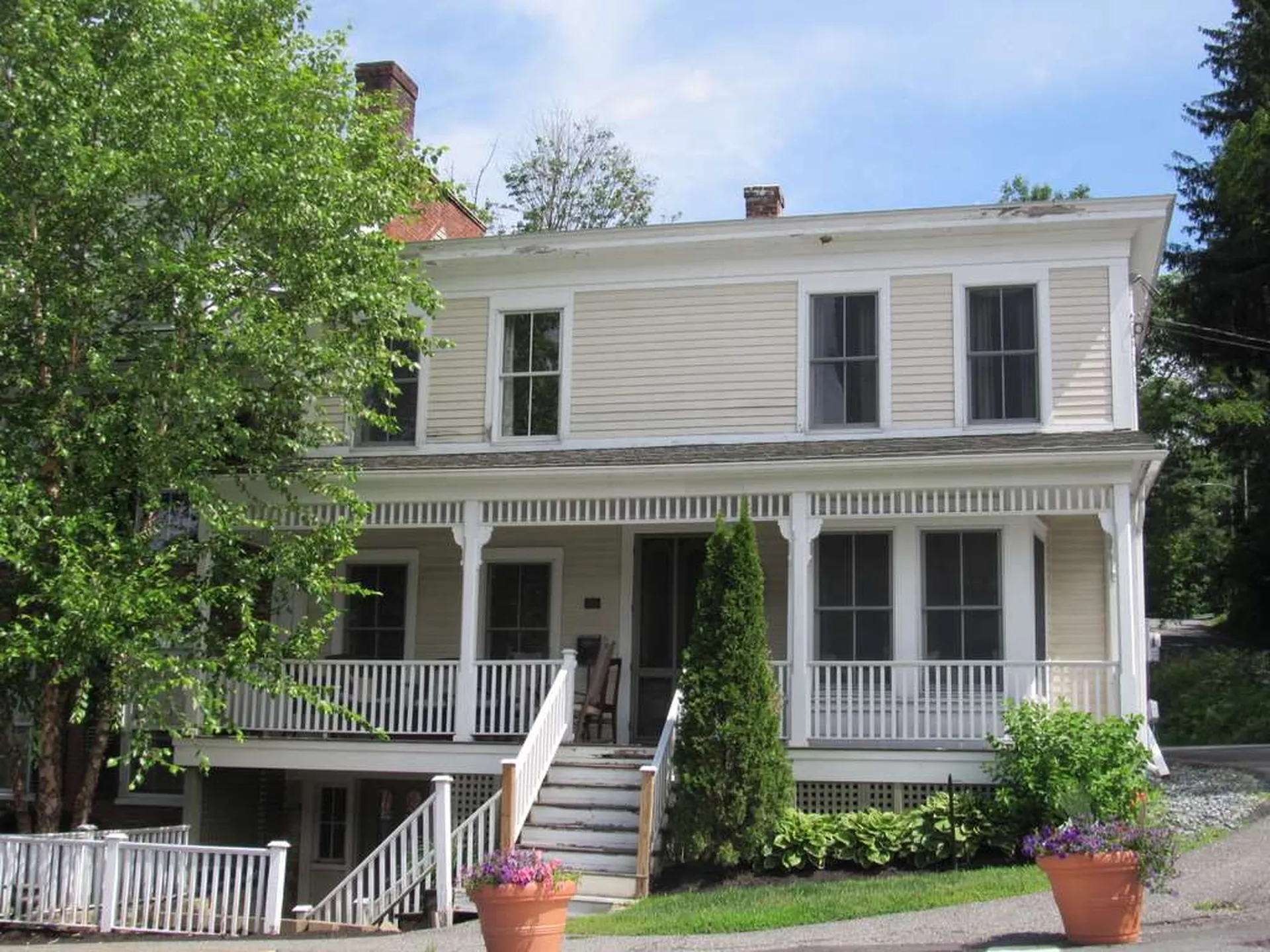 32 The Green Street Woodstock VT 05091