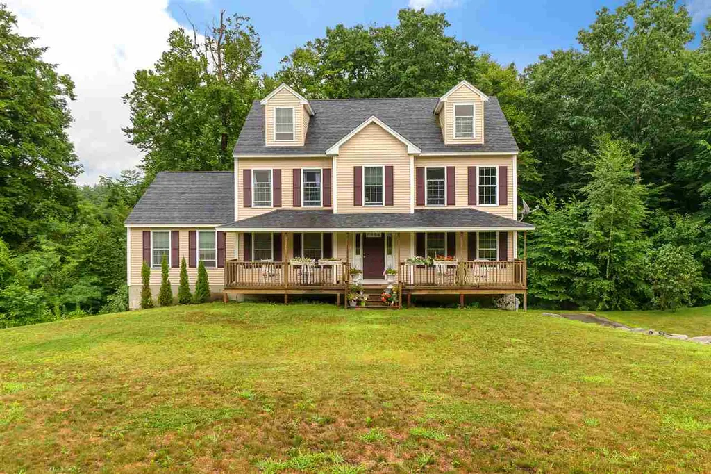 5 Samantha Avenue Raymond NH 03077