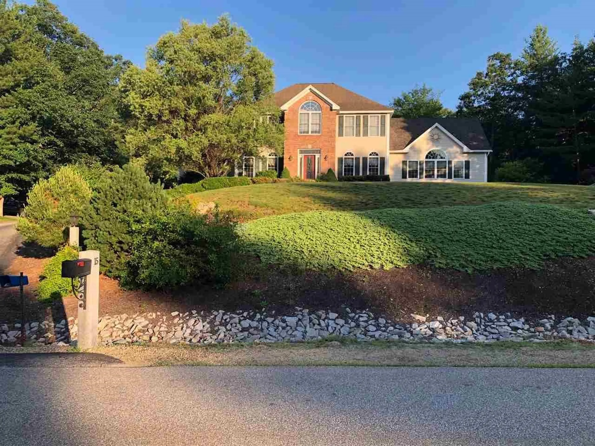 15 Preston Way Auburn NH 03032