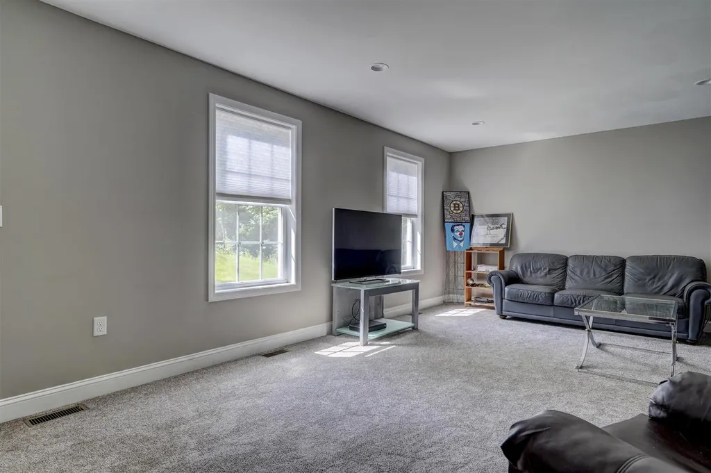 160 Range Road Windham NH 03087