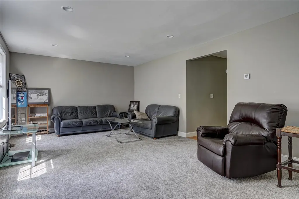 160 Range Road Windham NH 03087