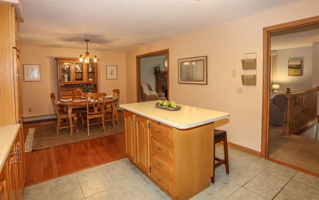 40 Joanne Drive Hooksett NH 03106