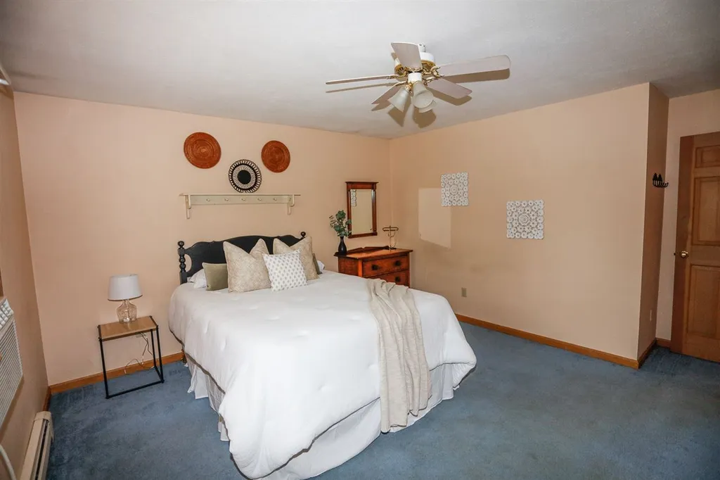 40 Joanne Drive Hooksett NH 03106