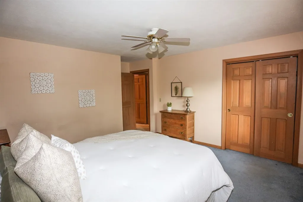 40 Joanne Drive Hooksett NH 03106