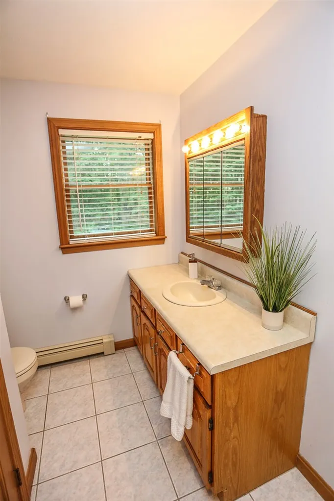 40 Joanne Drive Hooksett NH 03106