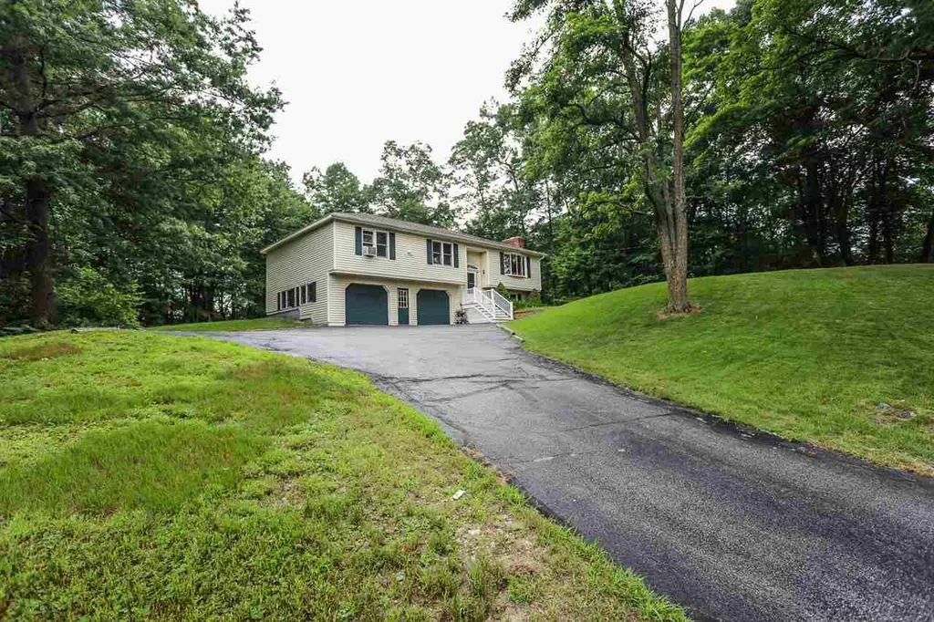 40 Joanne Drive Hooksett NH 03106