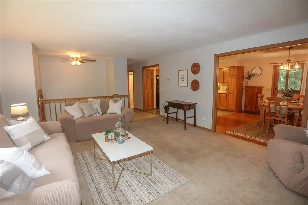 40 Joanne Drive Hooksett NH 03106