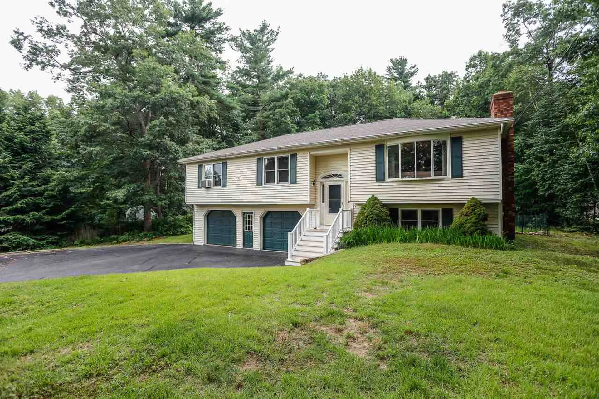 40 Joanne Drive Hooksett NH 03106