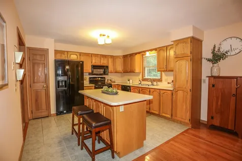 40 Joanne Drive Hooksett NH 03106