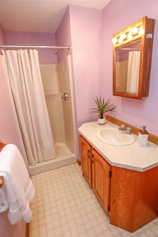 40 Joanne Drive Hooksett NH 03106