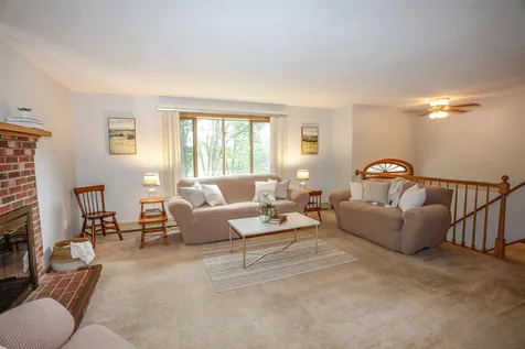 40 Joanne Drive Hooksett NH 03106
