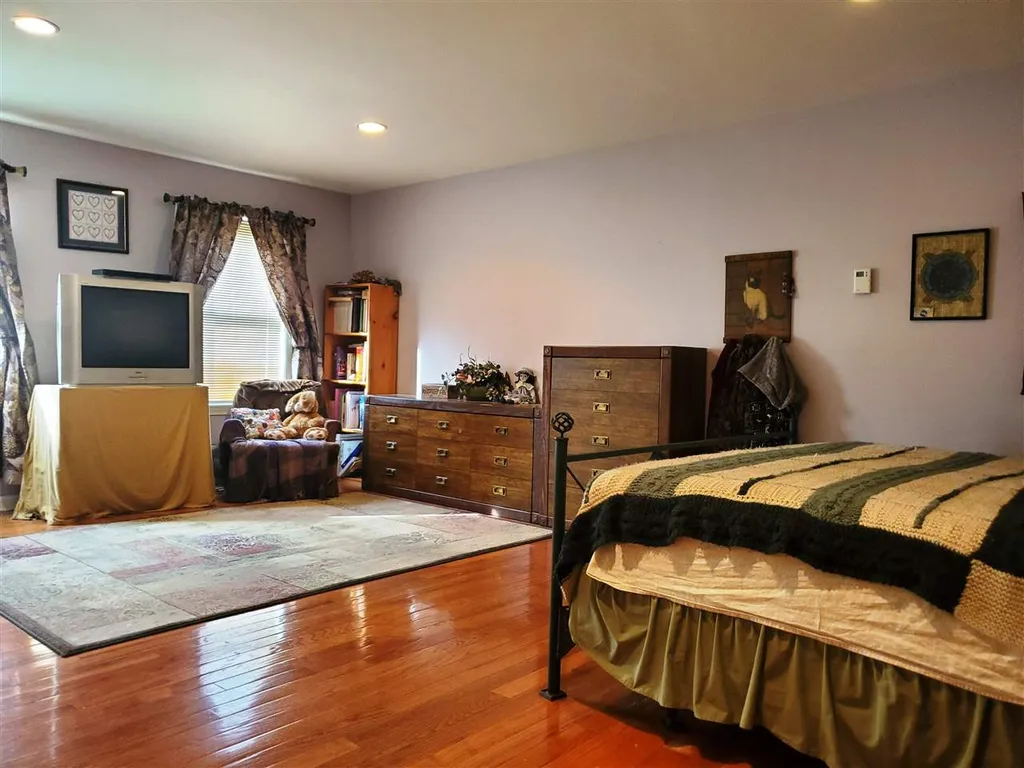 209 Twin Bridge Road Weare NH 03281