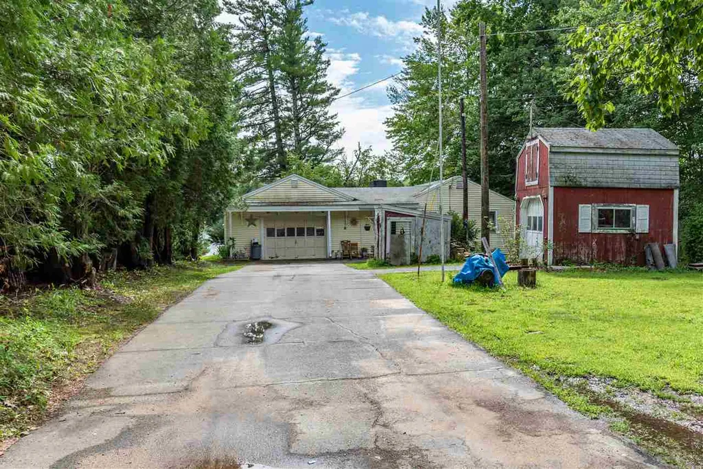 9 Fox Road Middleton NH 03887