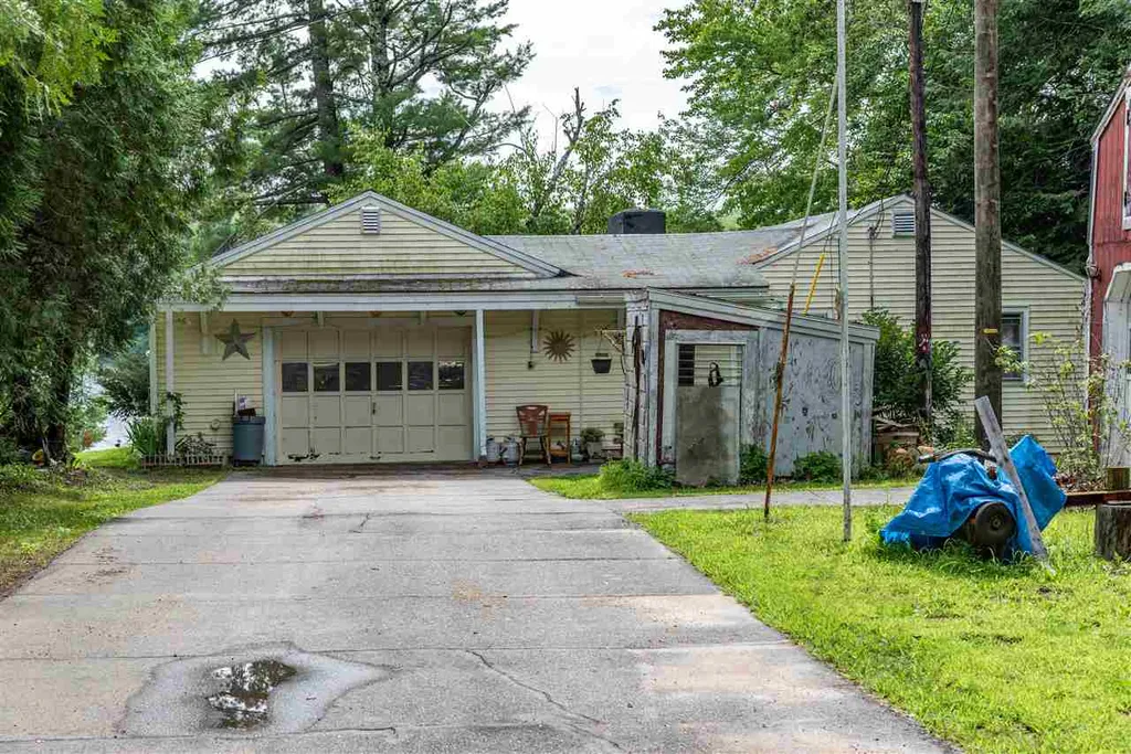 9 Fox Road Middleton NH 03887
