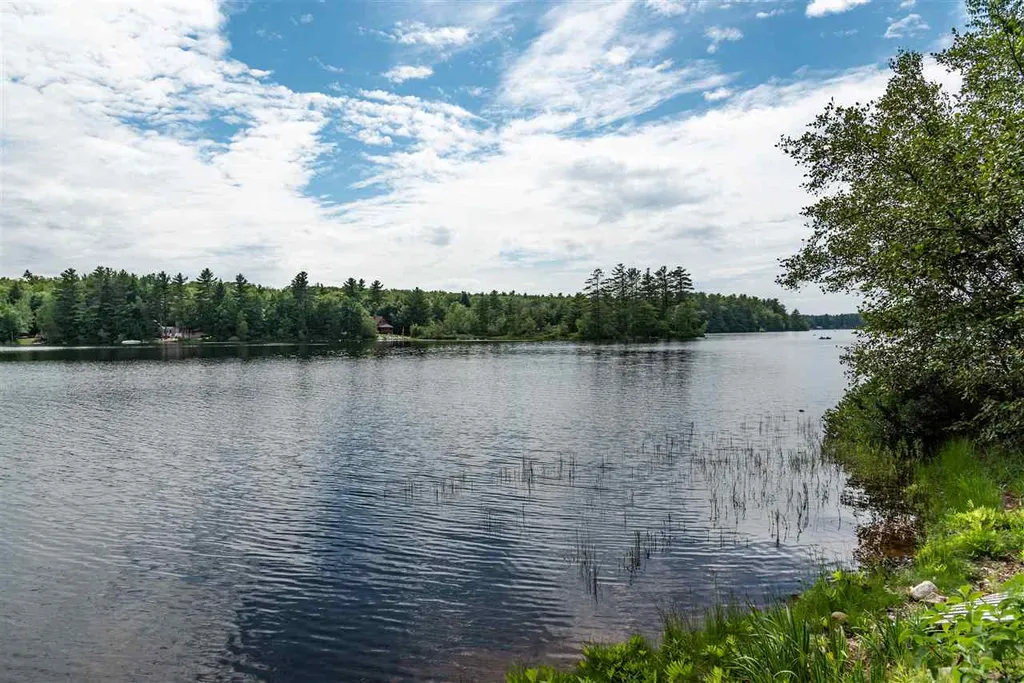 9 Fox Road Middleton NH 03887