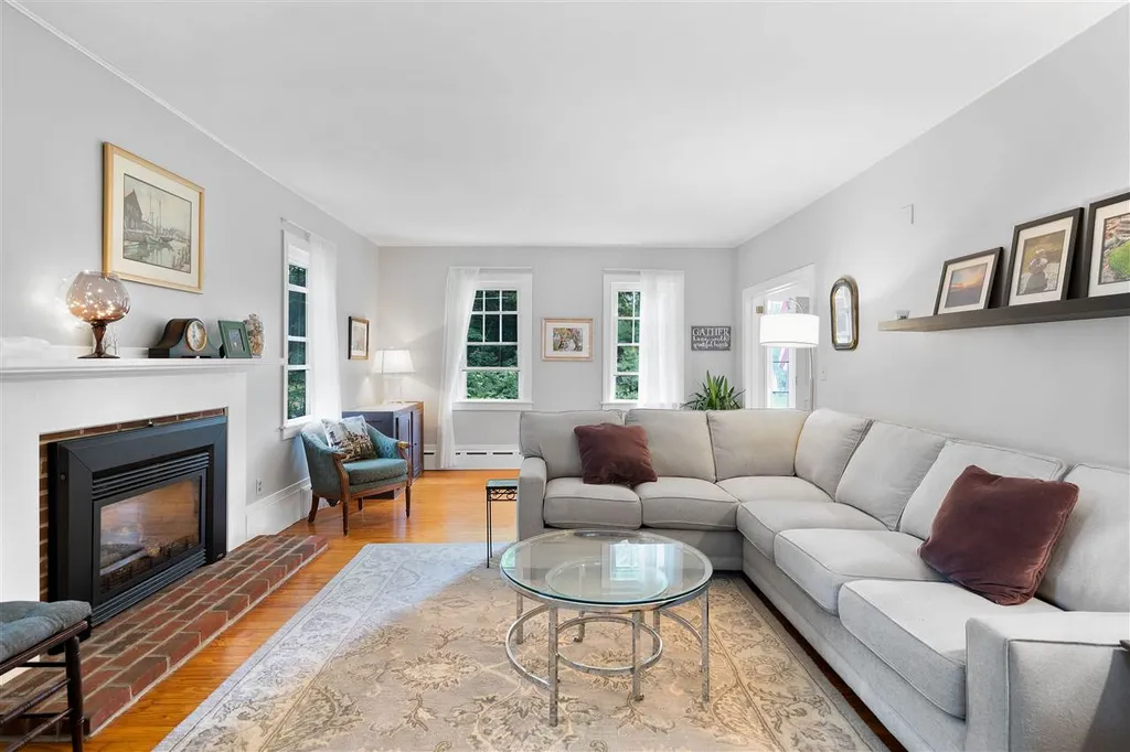 44 Mammoth Road Windham NH 03087