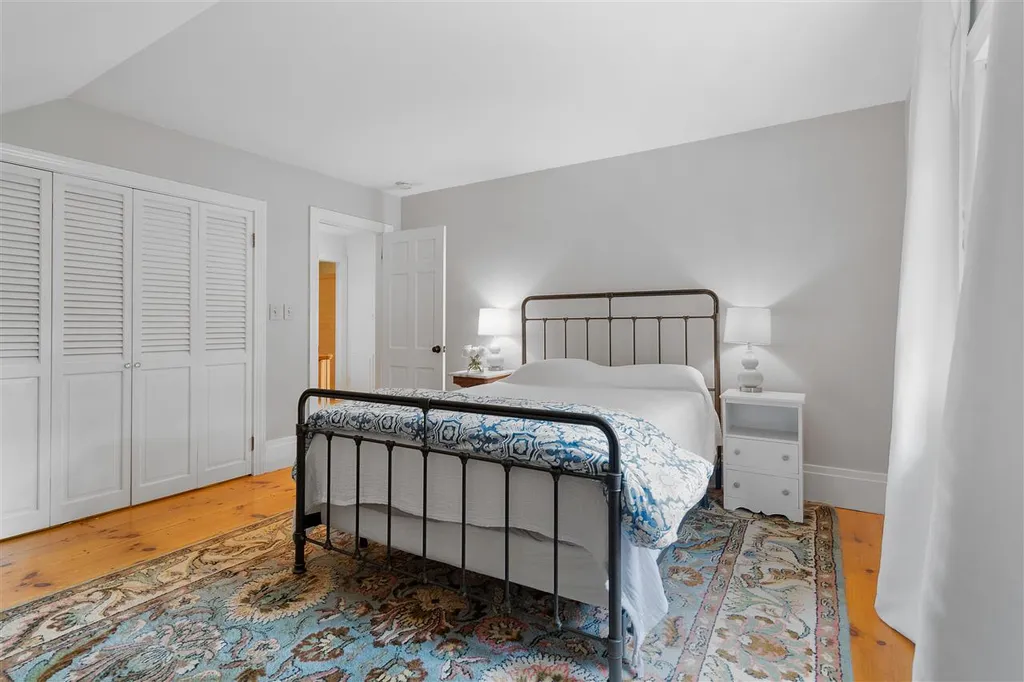 44 Mammoth Road Windham NH 03087