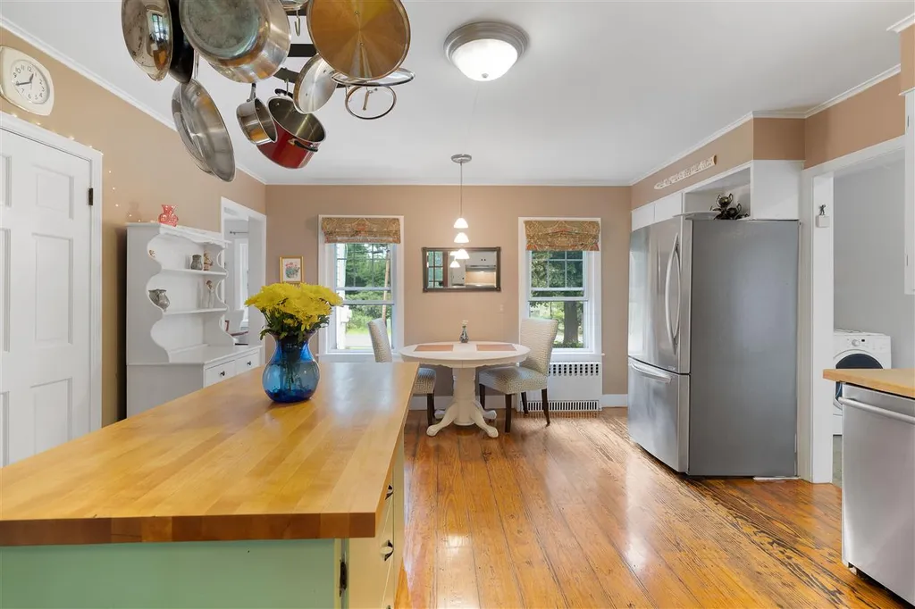 44 Mammoth Road Windham NH 03087