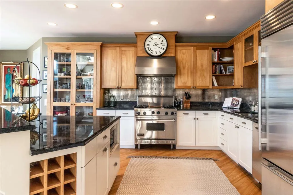 269 Thorpe Cove Road Charlotte VT 05445