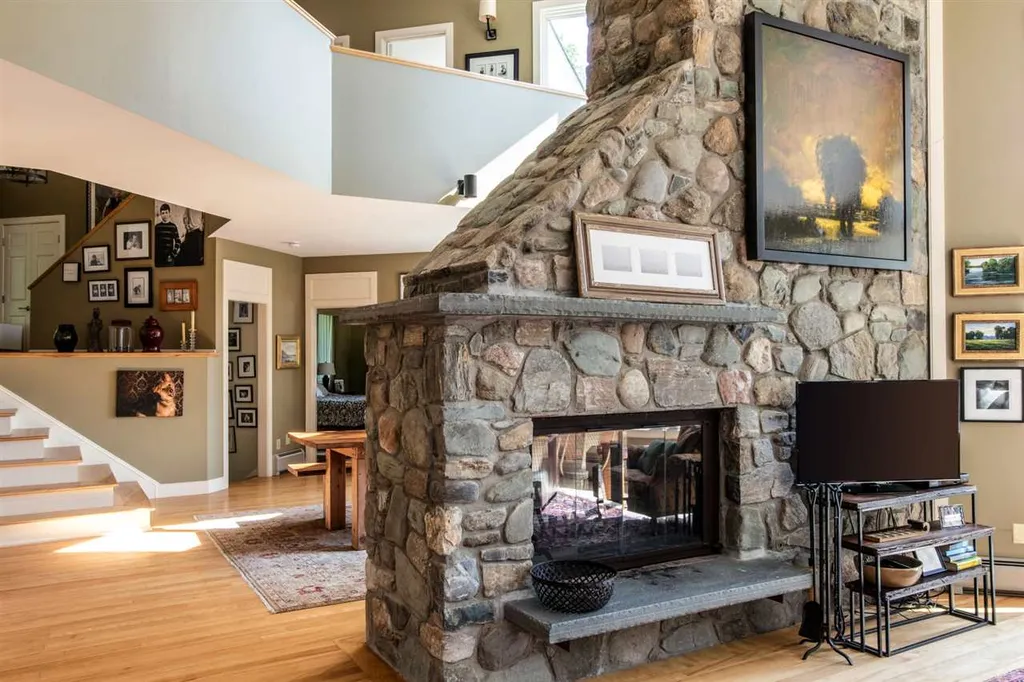 269 Thorpe Cove Road Charlotte VT 05445