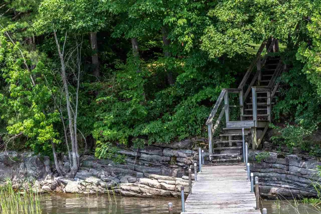 269 Thorpe Cove Road Charlotte VT 05445