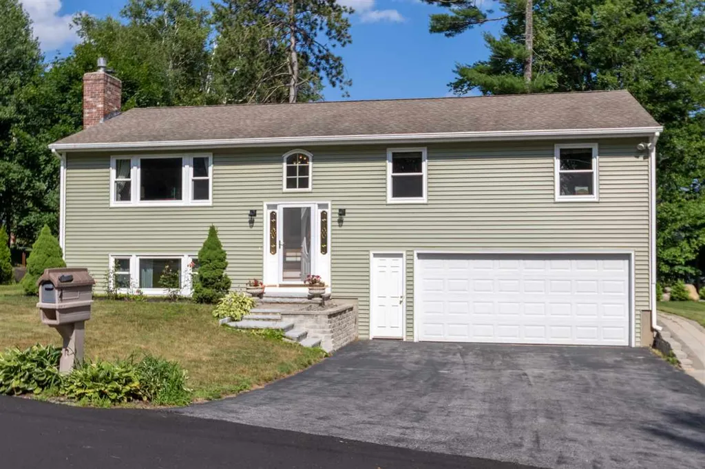 4 Little Pine Lane Exeter NH 03833