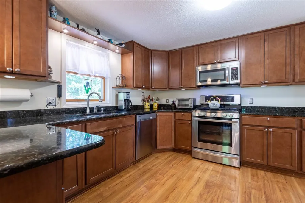 4 Little Pine Lane Exeter NH 03833