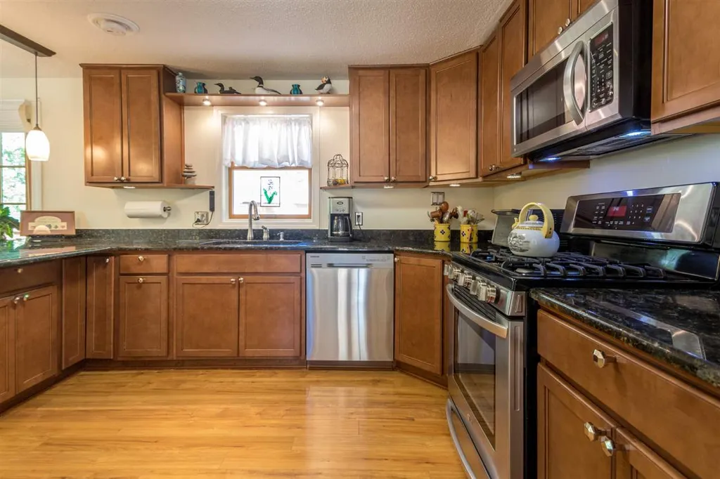 4 Little Pine Lane Exeter NH 03833
